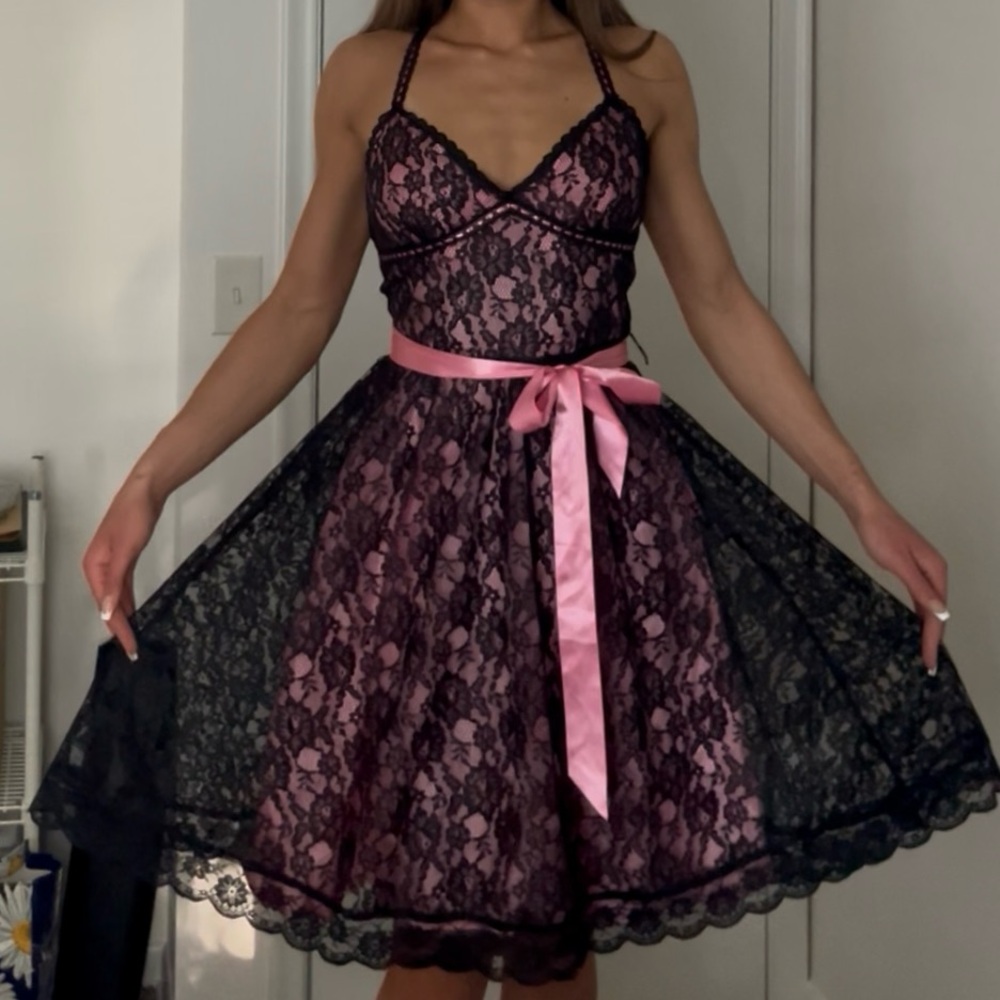 Vintage Betsey Johnson Black & Pink Floral Lace Lined V-Neck Dress w/ Waist
Bow
